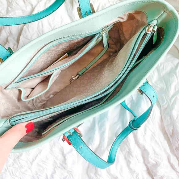 Michael Kors Beautiful LIMITED EDITION Handbag - Picture 3 of 8